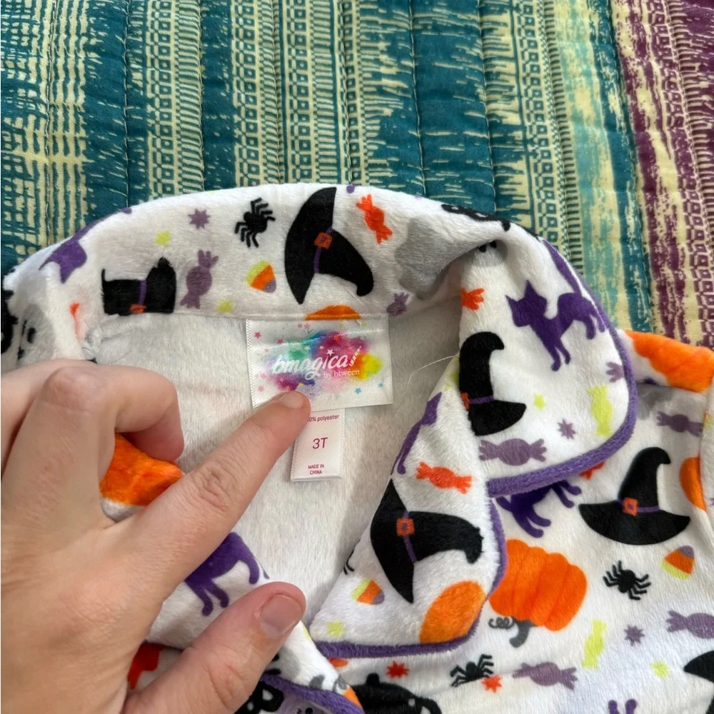 New with Tags 3T Magic Halloween Pajama Set with Witch Hats and Pumpkins